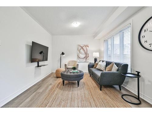 3110 Michelangelo Road, Burlington, ON - Indoor Photo Showing Living Room