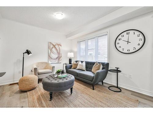 3110 Michelangelo Road, Burlington, ON - Indoor Photo Showing Living Room