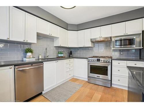 5160 Ridgewell Road, Burlington, ON - Indoor Photo Showing Kitchen With Upgraded Kitchen