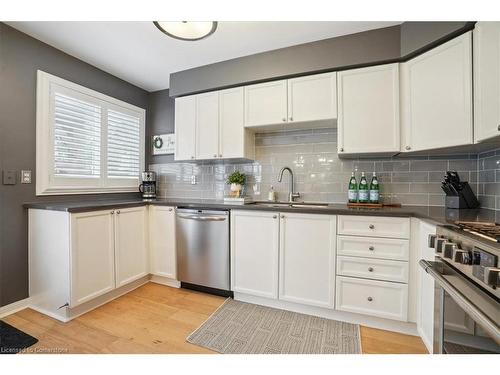 5160 Ridgewell Road, Burlington, ON - Indoor Photo Showing Kitchen With Upgraded Kitchen