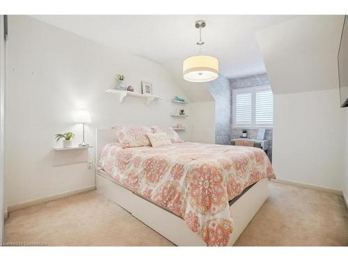 5160 Ridgewell Road, Burlington, ON - Indoor Photo Showing Bedroom