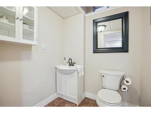 5160 Ridgewell Road, Burlington, ON - Indoor Photo Showing Bathroom