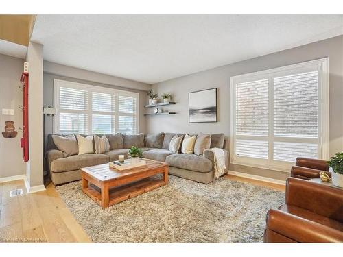 5160 Ridgewell Road, Burlington, ON - Indoor Photo Showing Living Room