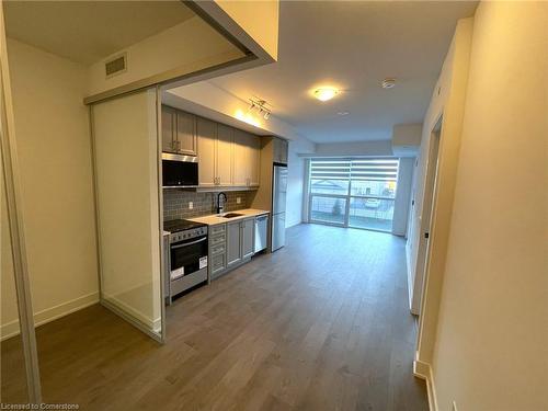 225-2343 Khalsa Gate, Oakville, ON - Indoor Photo Showing Kitchen