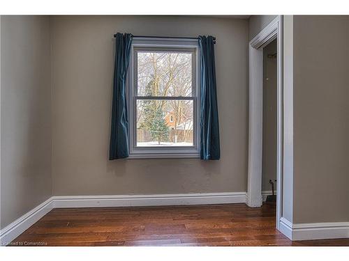 38 Oak Street, Stratford, ON - Indoor Photo Showing Other Room