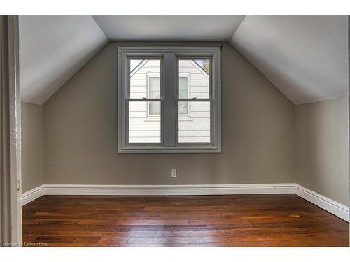 38 Oak Street, Stratford, ON - Indoor Photo Showing Other Room