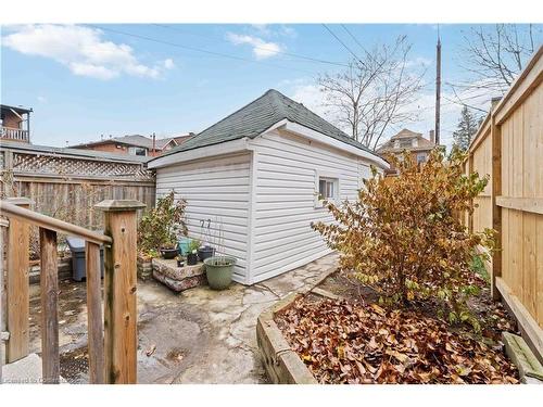 17 Spadina Avenue S, Hamilton, ON - Outdoor