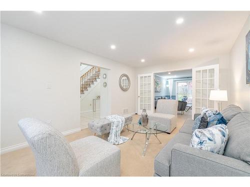 257 York Road, Dundas, ON - Indoor Photo Showing Living Room