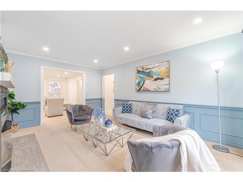 257 York Road, Dundas, ON - Indoor Photo Showing Living Room