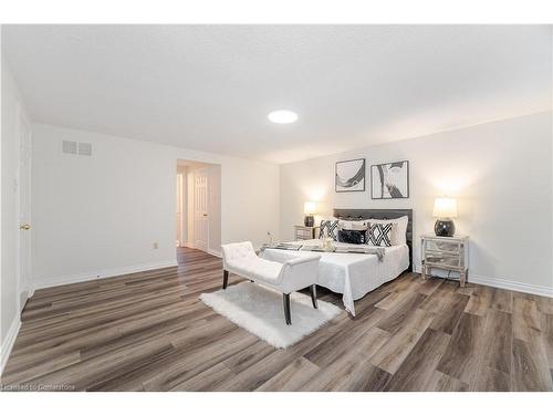 257 York Road, Dundas, ON - Indoor Photo Showing Bedroom