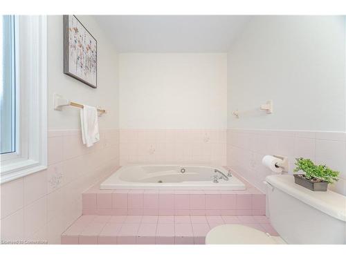 257 York Road, Dundas, ON - Indoor Photo Showing Bathroom