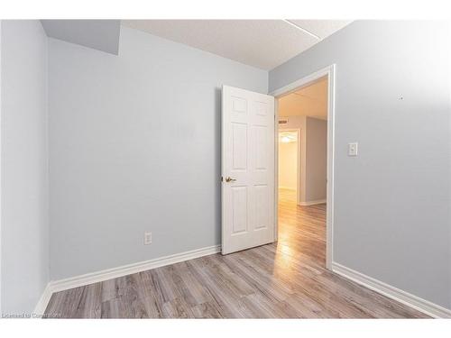 206-1830 Walkers Line, Burlington, ON - Indoor Photo Showing Other Room