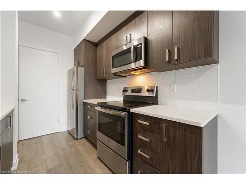 304-550 North Service Road, Grimsby, ON - Indoor Photo Showing Kitchen