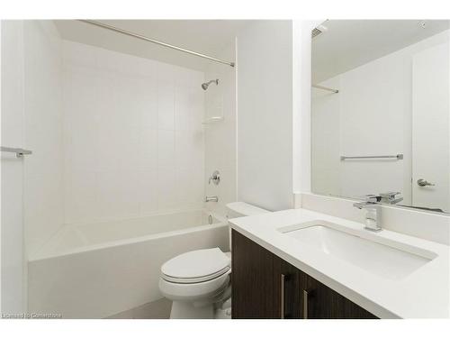 304-550 North Service Road, Grimsby, ON - Indoor Photo Showing Bathroom