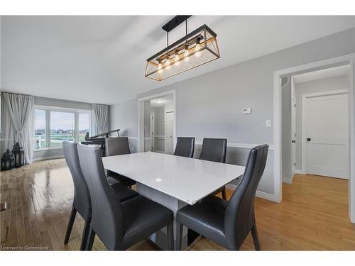 241 Bonaventure Drive, Hamilton, ON - Indoor Photo Showing Dining Room