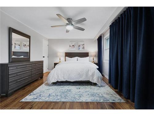 241 Bonaventure Drive, Hamilton, ON - Indoor Photo Showing Bedroom