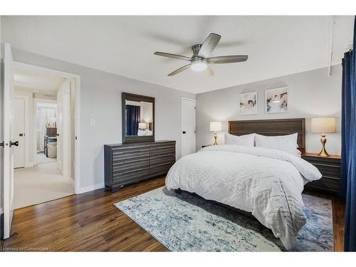 241 Bonaventure Drive, Hamilton, ON - Indoor Photo Showing Bedroom