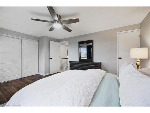 241 Bonaventure Drive, Hamilton, ON - Indoor Photo Showing Bedroom