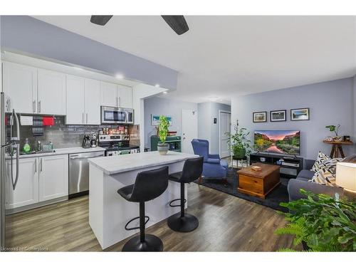 805-15 Albright Road, Hamilton, ON - Indoor Photo Showing Kitchen With Stainless Steel Kitchen