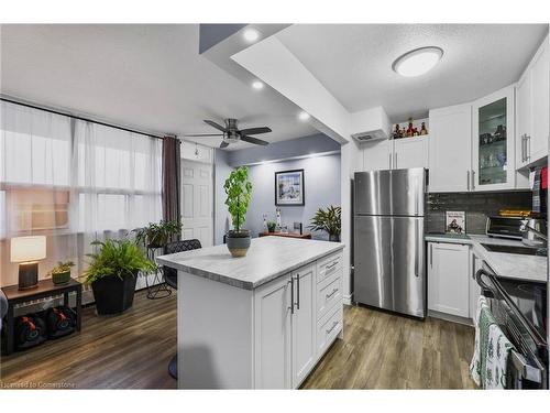 805-15 Albright Road, Hamilton, ON - Indoor Photo Showing Kitchen With Stainless Steel Kitchen