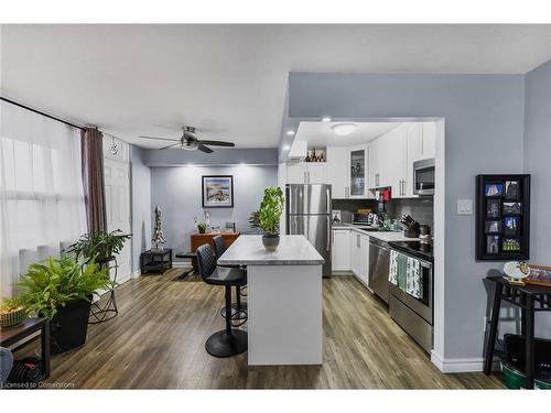 805-15 Albright Road, Hamilton, ON - Indoor Photo Showing Kitchen