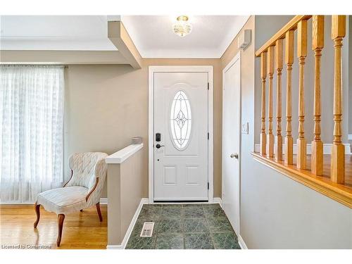 Upper-25 Almond Gardens, Grimsby, ON - Indoor Photo Showing Other Room