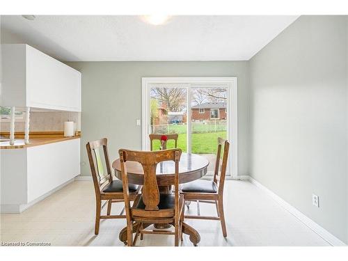 Upper-25 Almond Gardens, Grimsby, ON - Indoor Photo Showing Dining Room