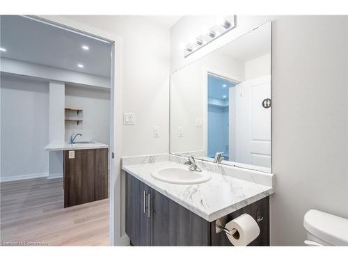 205-125 Shoreview Place, Stoney Creek, ON - Indoor Photo Showing Bathroom