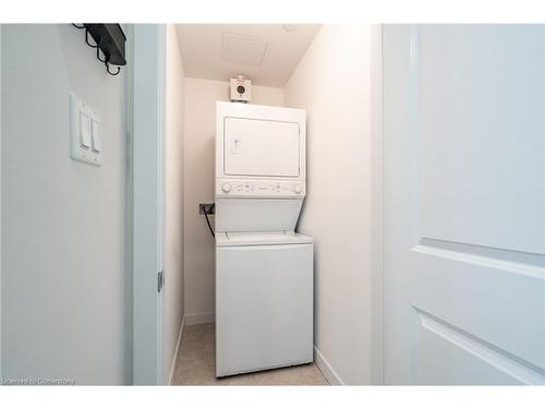 205-125 Shoreview Place, Stoney Creek, ON - Indoor Photo Showing Laundry Room