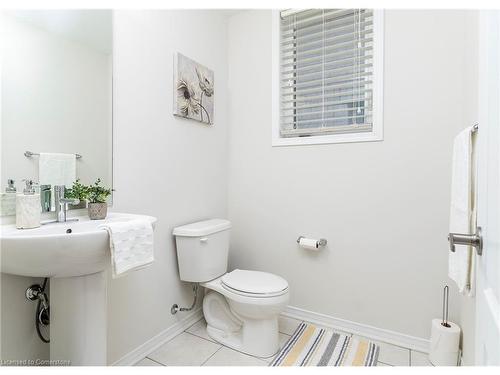 24 Whithorn Crescent, Caledonia, ON - Indoor Photo Showing Bathroom