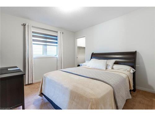 24 Whithorn Crescent, Caledonia, ON - Indoor Photo Showing Bedroom