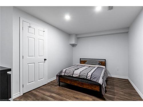 24 Whithorn Crescent, Caledonia, ON - Indoor Photo Showing Bedroom