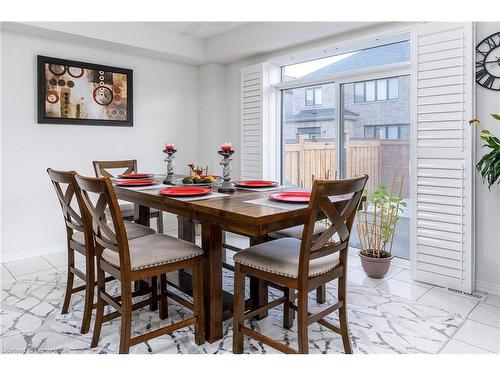 24 Whithorn Crescent, Caledonia, ON - Indoor Photo Showing Dining Room