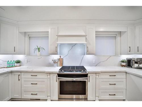 31 Nuffield Drive, Toronto, ON - Indoor Photo Showing Kitchen