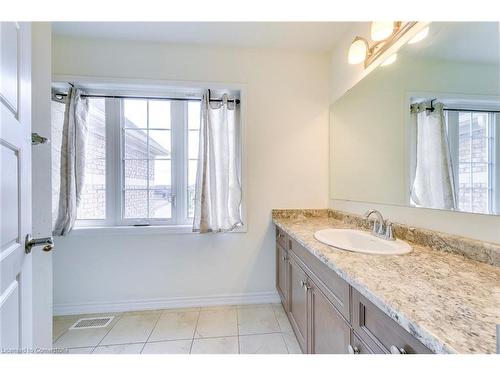 3437 Eternity Way, Oakville, ON - Indoor Photo Showing Bathroom