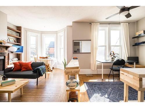 2-270 Queen Street S, Hamilton, ON - Indoor Photo Showing Living Room