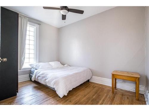 2-270 Queen Street S, Hamilton, ON - Indoor Photo Showing Bedroom