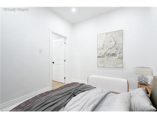 Main-106 Wentworth Street S, Hamilton, ON - Indoor Photo Showing Bedroom