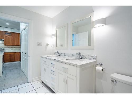 Main-106 Wentworth Street S, Hamilton, ON - Indoor Photo Showing Bathroom