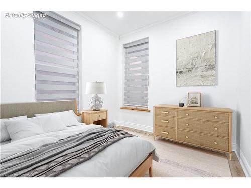 Main-106 Wentworth Street S, Hamilton, ON - Indoor Photo Showing Bedroom