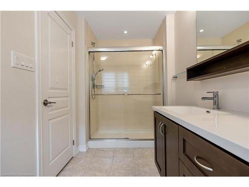 27 Waterview Lane, Grimsby, ON - Indoor Photo Showing Bathroom