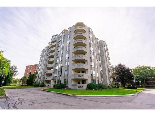 507-8 Village Green Boulevard, Stoney Creek, ON - Outdoor With Balcony With Facade