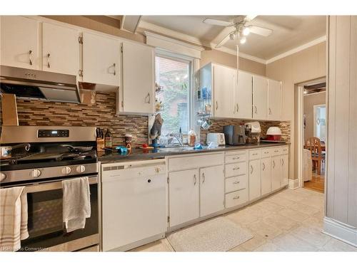 34 Sherman Avenue S, Hamilton, ON - Indoor Photo Showing Kitchen