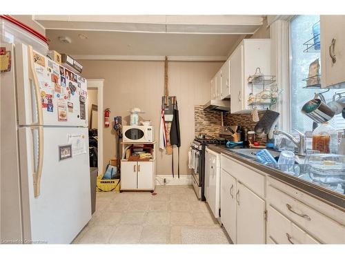 34 Sherman Avenue S, Hamilton, ON - Indoor Photo Showing Kitchen