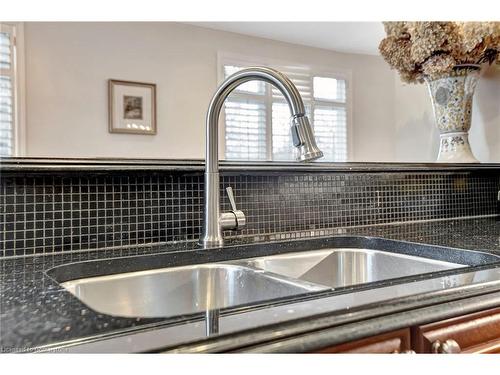 401 Detlor Common, Burlington, ON - Indoor Photo Showing Kitchen With Double Sink