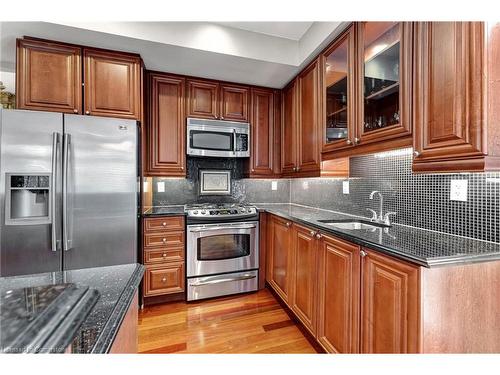 401 Detlor Common, Burlington, ON - Indoor Photo Showing Kitchen