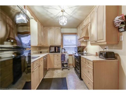 8 Bromley Road, Hamilton, ON - Indoor Photo Showing Kitchen