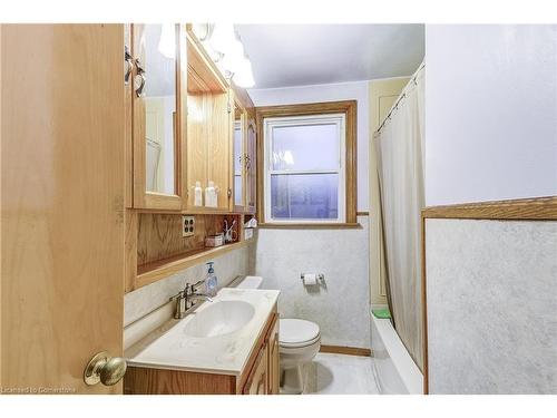 8 Bromley Road, Hamilton, ON - Indoor Photo Showing Bathroom