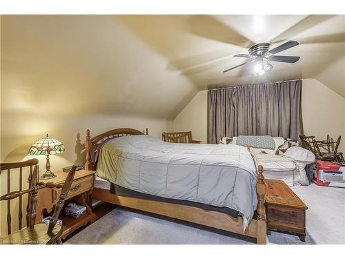 8 Bromley Road, Hamilton, ON - Indoor Photo Showing Bedroom