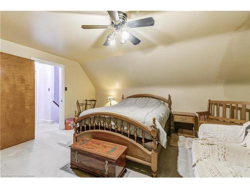 8 Bromley Road, Hamilton, ON - Indoor Photo Showing Bedroom